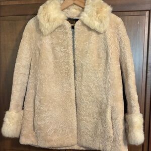 Elegant Cream Australian Lamb’s Wool Fur Coat Pockets